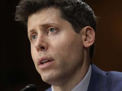 Sam Altman, direktor podjetja OpenAI, razglasil rdeči alarm