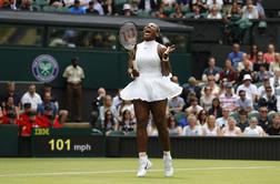 Serena Williams brez težav prek prve ovire Wimbledona, nekdanja prva igralka sveta maha v slovo