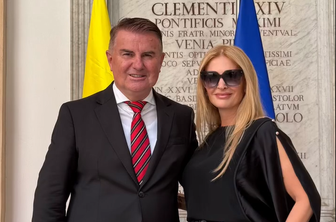 Helena Blagne z vatikansko himno nastopila v Rimu #video