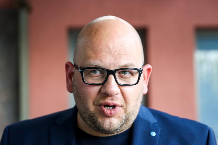 "Želimo osvajati lovorike, želimo to početi s slovensko ekipo, smo pa zavezani k razvoju mladih. Imamo lepo število otrok in za hokej v Ljubljani in Sloveniji se ni bati;" pravi predsednik Miha Butara. | Foto: Matic Klanšek Velej/Sportida