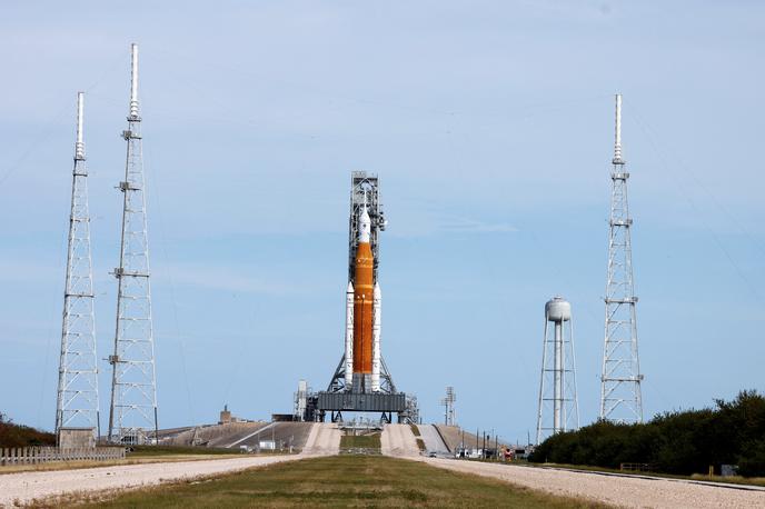 Izstrelitev rakete | Raketa Space Launch System (SLS) bo v okviru misije Artemis v vesolje ponesla modul Orion, ki bo obkrožil Luno, v prihodnjih misijah pa naj bi tja ponesla tudi ljudi. | Foto Reuters