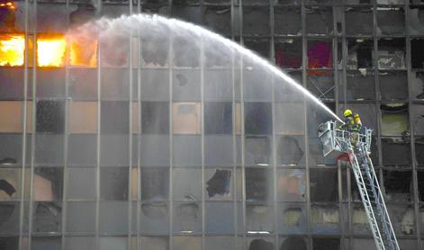 Vjesnikov nebotičnik ponovno v plamenih #foto #video