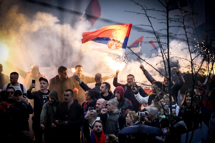 "Politika EU – in tu ne mislim nujno na posameznike, ampak na splošno – do Zahodnega Balkana, konkretno Srbije, je porazna. Tudi tukaj bi lahko naredili marsikaj več. Na žalost je tukaj Evropski parlament spet tisti, ki nima dovolj močnih orodij, takšnih, kot jih ima Komisija, ki bi recimo Srbiji lahko hitro zamrznila evropska sredstva," meni evroposlanka Irena Joveva.  | Foto: Ana Kovač