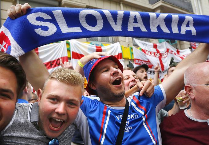 St. Etienne so preplavili navijači Anglije in Slovaške. | Foto: 