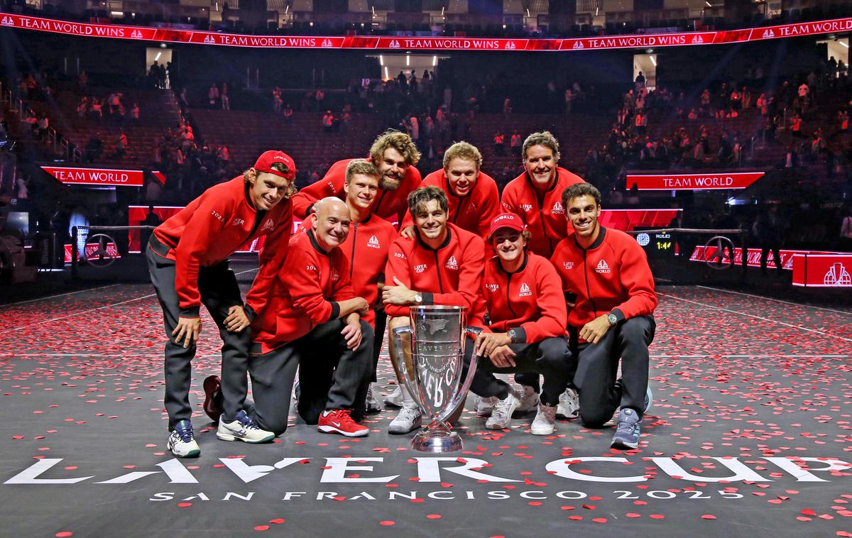 Laverjev pokal | Ekipo Sveta je vodil Andre Agassi. | Foto Reuters