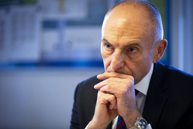 "Vsak sum korupcije, ki pride na mojo mizo oziroma o katerem dobimo informacije, nemudoma prijavimo organom pregona," pojasnjuje Šabeder. | Foto: Bojan Puhek