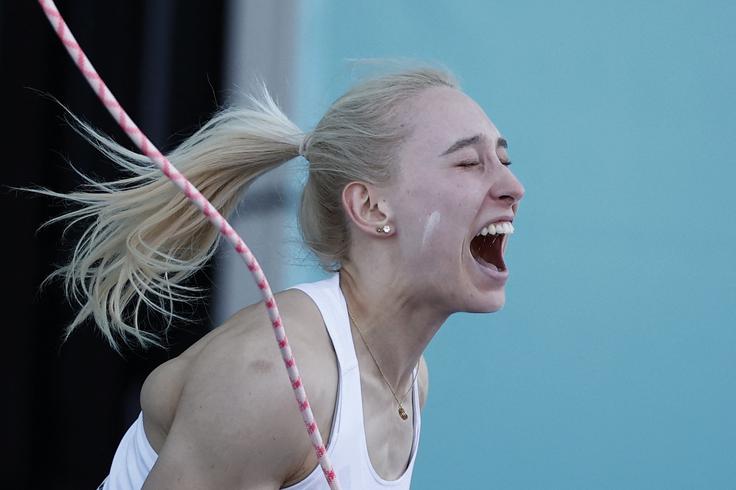 Zaradi zlate Janje Garnbret se je začela ukvarjati s športnim plezanjem tudi mlajša hči Marka Bezjaka. | Foto: Guliverimage