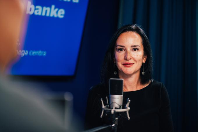 Ob dežju in ob polni luni v kontaktnem centru pričakujejo več klicev. | Foto: Jan Lukanović