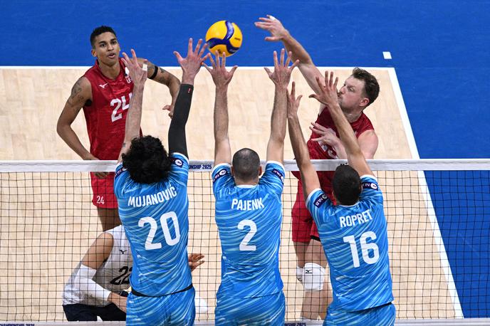 slovenska odbojkarska reprezentanca : ZDA | Slovenski odbojkarji so v boju za četrtfinale priznali premoč Američanom. | Foto Reuters