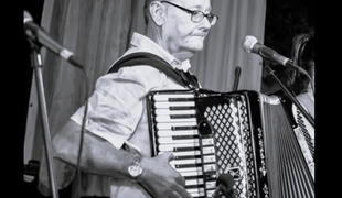 Umrl je znani istrski harmonikar Andrejček