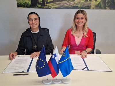 Občina Domžale kupila samostan sester Sv. Križa v Mali Loki