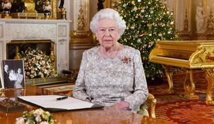 Britanska kraljica v božični poslanici poziva k medsebojnemu spoštovanju