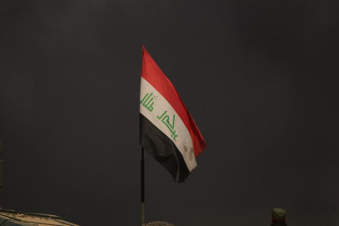 Irak zastava | Od začetka vojne med Izraelom in skrajnim palestinskim gibanjem Hamas postaja v regiji vse bolj napeto. | Foto Reuters
