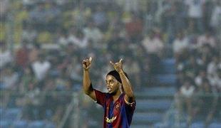 Ronaldinho: Ostajam v Barceloni