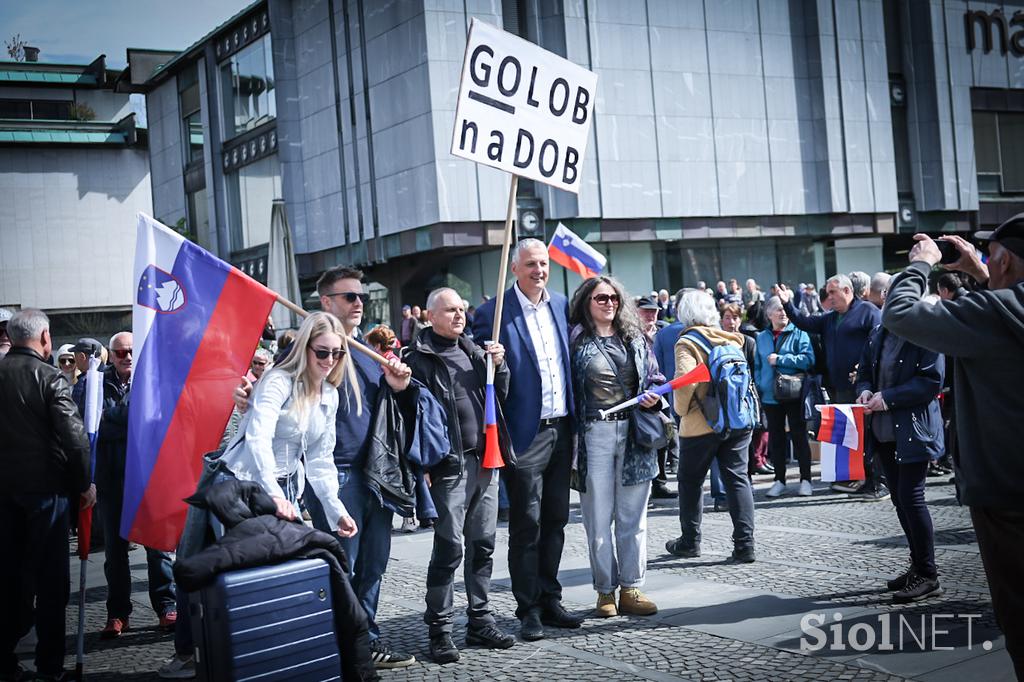 Protestni shod pred DZ-jem