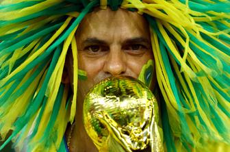 Nori prizori iz Brazilije, nogometaše pozdravila sveta prha
