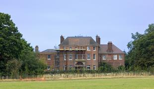 Družina princa Williama se je preselila v prenovljeno graščino