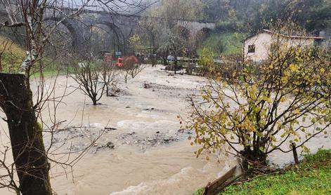 V Kanalu ob Soči še bijejo bitko: 19 plazov in 18 poplavljenih objektov #foto