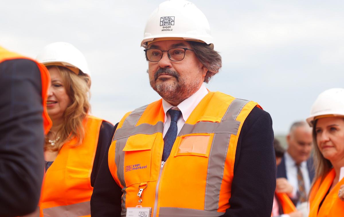 Basar Arioglu | Direktorja podjetja Yapi Merkezi Mustafa Basarja Ariogluja in več njegovih poslovnih partnerjev naj bi pridržali zaradi sumov korupcije, goljufij, podkupovanja in izsiljevanja. | Foto STA