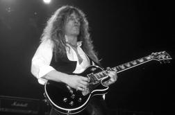 Umrl kitarist zasedbe Whitesnake John Sykes