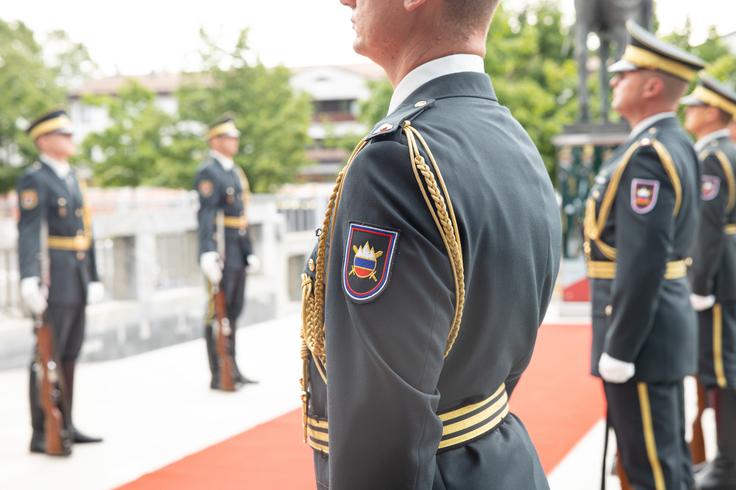 Trenutno v 12 mednarodnih operacijah in misijah v tujini deluje okoli 300 pripadnic in pripadnikov Slovenske vojske. | Foto: STA