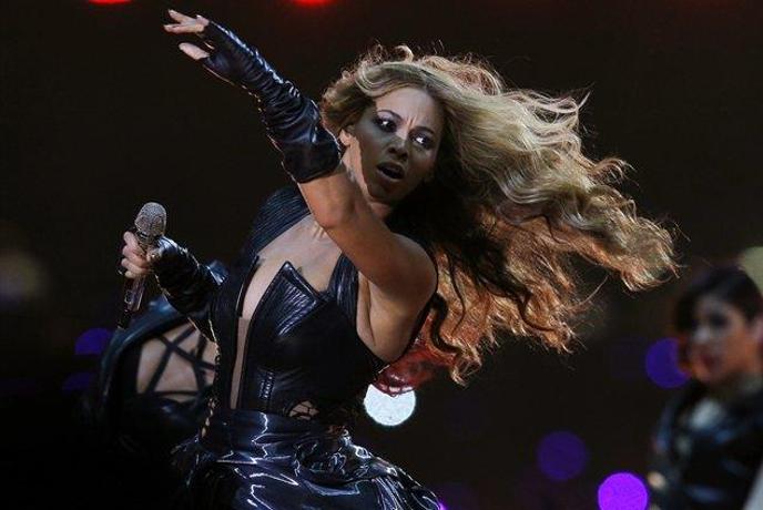 Beyonce z mini kostumom razjezila Peto