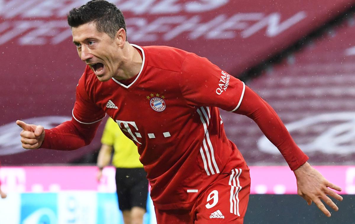 Robert Lewandowski | Napadalec Bayerna iz Münchna Robert Lewandowski je bil drugič zapored izbran za najboljšega nogometaša leta v Nemčiji. | Foto Reuters