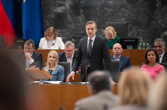 Golob raste kljub medijskim napadom