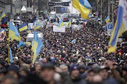 Ukrajinski premier v protestih vidi znamenja državnega udara