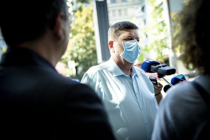 Po oceni vodje poslancev DeSUS Franca Jurše je bil odstop Pivčeve s čela DeSUS prepozen. | Foto: Ana Kovač