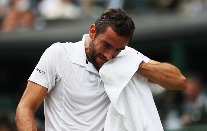 Marin Čilić občuduje Rogerja Federerja. | Foto: Guliverimage/Getty Images