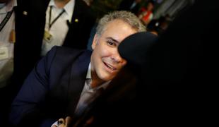 Po prvem krogu kolumbijskih volitev pričakovano slavi desničar Ivan Duque