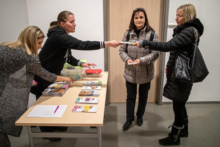 Slovensko vegansko društvo veganski izziv Maja Hrovat Jadranka Juras Vegansko društvo želi ljudi informirati o tem, da je način prehranjevanja izbira. | Foto: WRC Croatia