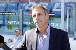 Zola desna roka Sarrija pri modrih