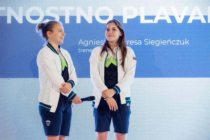 Karin Pesrl, Nika Seljak | Slovenija bo z nastopi Nike Seljak in Karin Pesrl na SP v Fukuoki doživela krstni nastop športnikov v umetnostnem plavanju na tekmovanju najvišje ravni. | Foto Nebojša Tejić/STA
