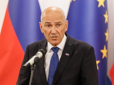 Premier Janša ob prazniku: Narod svojo moč gradi na medsebojnem spoštovanju