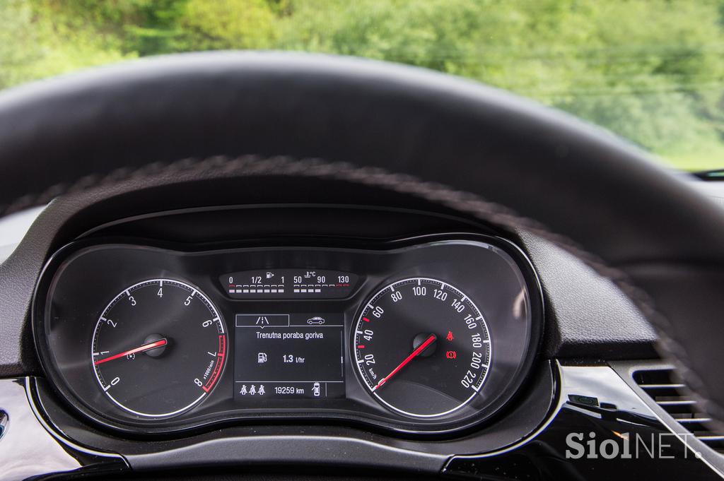 Opel corsa LPG - fotogalerija testnega vozila