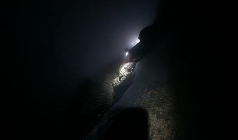 Čustven zapis gorskega reševalca: Bivakirala sta v zavetju pod skalo #video #foto