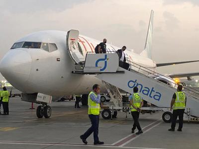 Na brniškem letališču pristali še dve letali z evakuiranimi Slovenci