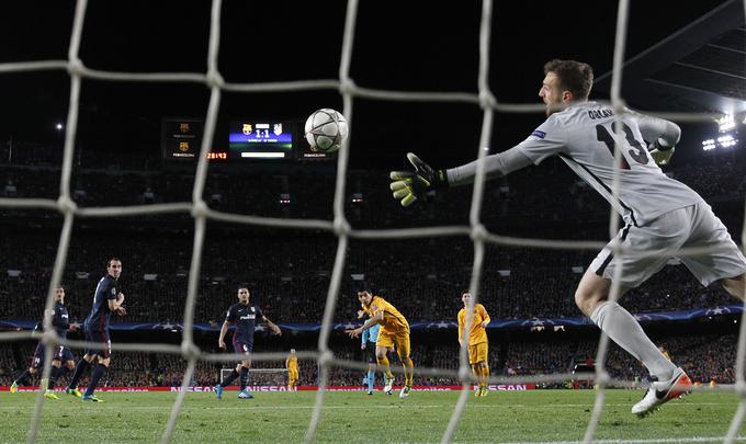 Luis Suarez je v torek dvakrat premagal Jana Oblaka med vratnicama Atletica in Barceloni prinesel zmago z 2:1. | Foto: 