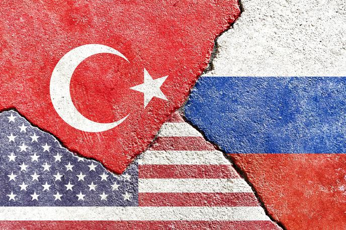 ZDA, Rusija, Turčija | "Rusija je pri oskrbi svoje vojske in nadaljevanju vojne odvisna od posameznikov in organizacij iz tretjih držav, zato jih bomo brez oklevanja poklicali na odgovornost," je izjavila finančna ministrica ZDA Janet Yellen. | Foto Guliverimage