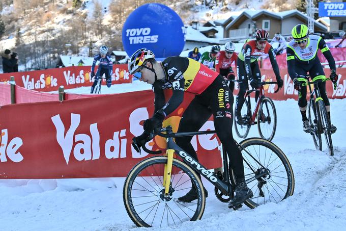 V Trentinu je dirko ciklokrosa na snegu dobil Wout van Aert. | Foto: AP / Guliverimage