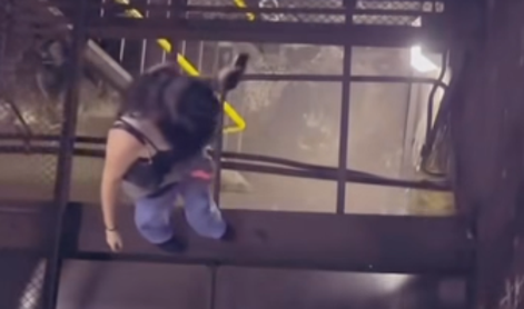 Še ena žrtev TikToka: med izvajanjem izziva umrla komaj 12-letna deklica #video