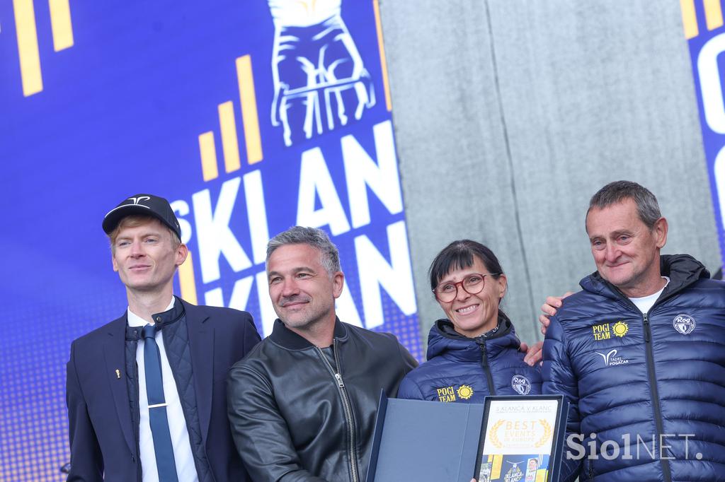 S klanca v klanc