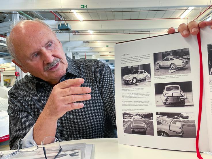 Z Burstom smo klepetali več kot eno uro in če bi imeli več časa bi lahko z njim klepetali do konca dneva. Njegovo življenje je polno zanimivih zgodb, razvojnih težav in navsezadnje tudi dosežkov. | Foto: Gašper Pirman