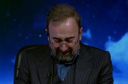 V solzah na iranski državni TV: voditelj sporočil smrt Alija Hameneja #video