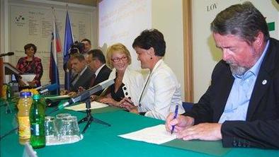 Deležniki v prehranski verigi podpisali kodeks