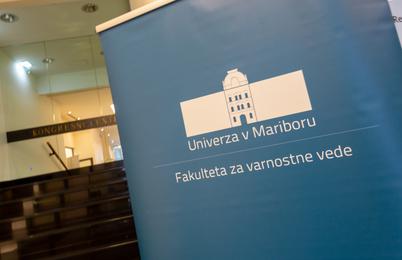 Zaupanje v digitalnem svetu 2025: kako najti ravnotežje med tehnologijo in človekom v dobi umetne inteligence?