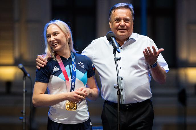 Janja Garnbret Zoran Janković | "Jaz sem svoje naredila," je na sprejemu olimpijcev na Kongresnem trgu v Ljubljani, Janja Garnbret izzvala ljubljanskega župana Zorana Jankovića. Kaj je mislila s tem? | Foto Grega Valančič/Sportida