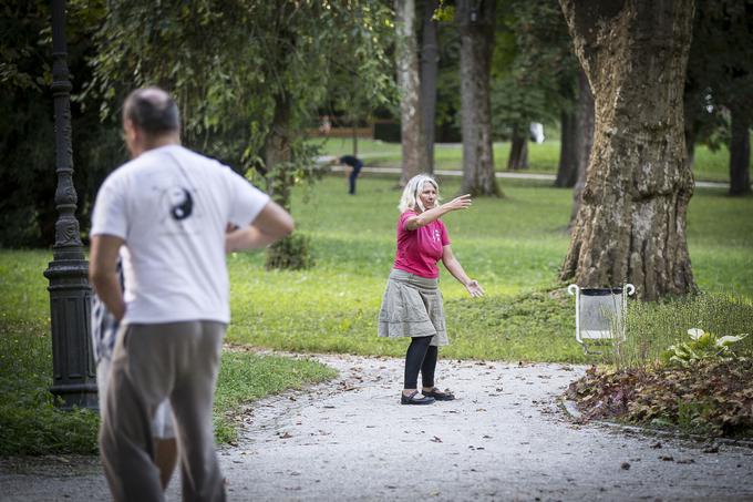 Nekaj tai chija med sprehodom ... | Foto: Ana Kovač